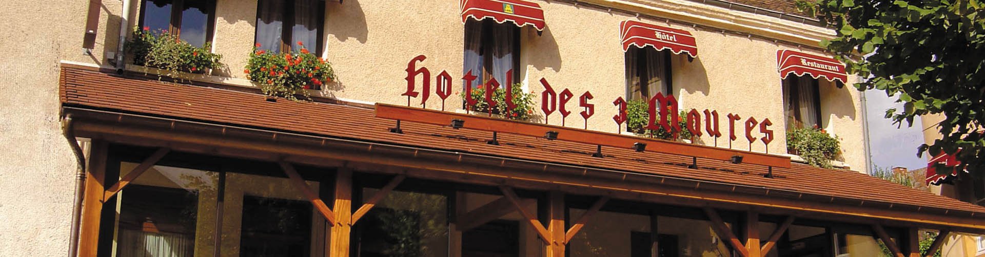 Hotel Des Trois Maures - banner