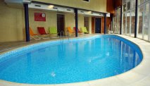 Ontspan in het zwembad van Hotel les Jardins de la Molignee