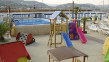 Hotel Garden Lido - kinderbad en speeltuin op het strand