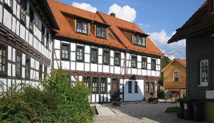 Hotel Goldener Hirsch in een prachtig straatje in Suhl