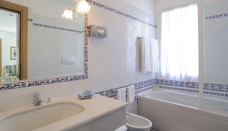 Hotel Mediterranee - 2-persoonskamer badkamer