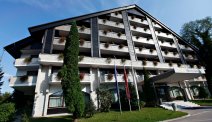 De entree van Hotel Savica in Bled
