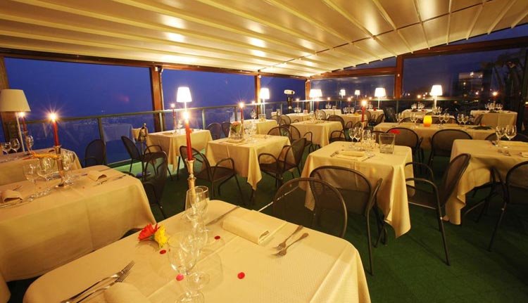 In het restaurant van Hotel Panoramico heeft u fenomenaal uitzicht