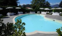 Het zwembad bij Hotel Cortese