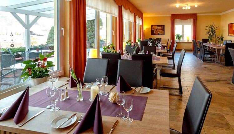 Het gezellige restaurant van Park-hotel Traben-Trarbach