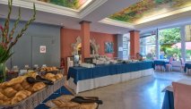 Elke morgen staat er een uitgebreid ontbijtbuffet klaar in Hotel Du Lac