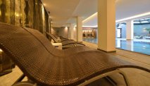 Hotel Latini beschikt over een zwembad en wellnesscentre om heerlijk te ontspannen