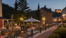 Het sfeervolle terras bij Hotel Belle Vue in Vianden