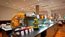 Elke morgen staat er een zeer uitgebreid ontbijtbuffet voor u klaar bij Hotel Goldenes Schiff