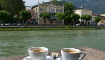 Hotel Goldenes Schiff biedt een prachtig uitzicht over de rivier de Traun