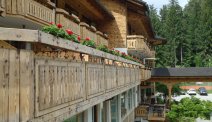 Hotel Ribno in Bled - gevel met balkons