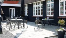 Geniet van een drankje op het terras