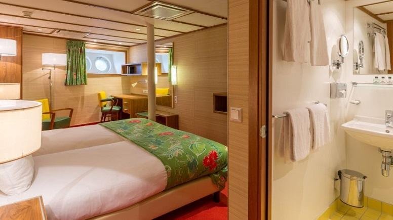 ss-Rotterdam_-Bahamas-Superior-Room_A084_DEAN-Productions