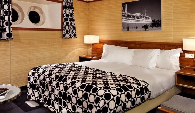 ssRotterdam_-Superior-Room_-Manhattan_Worldhotels