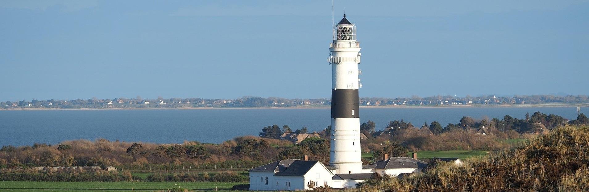 Nederland_Friesland_Vuurtoren_runningamok-lighthouse-2143120_1920_Banner